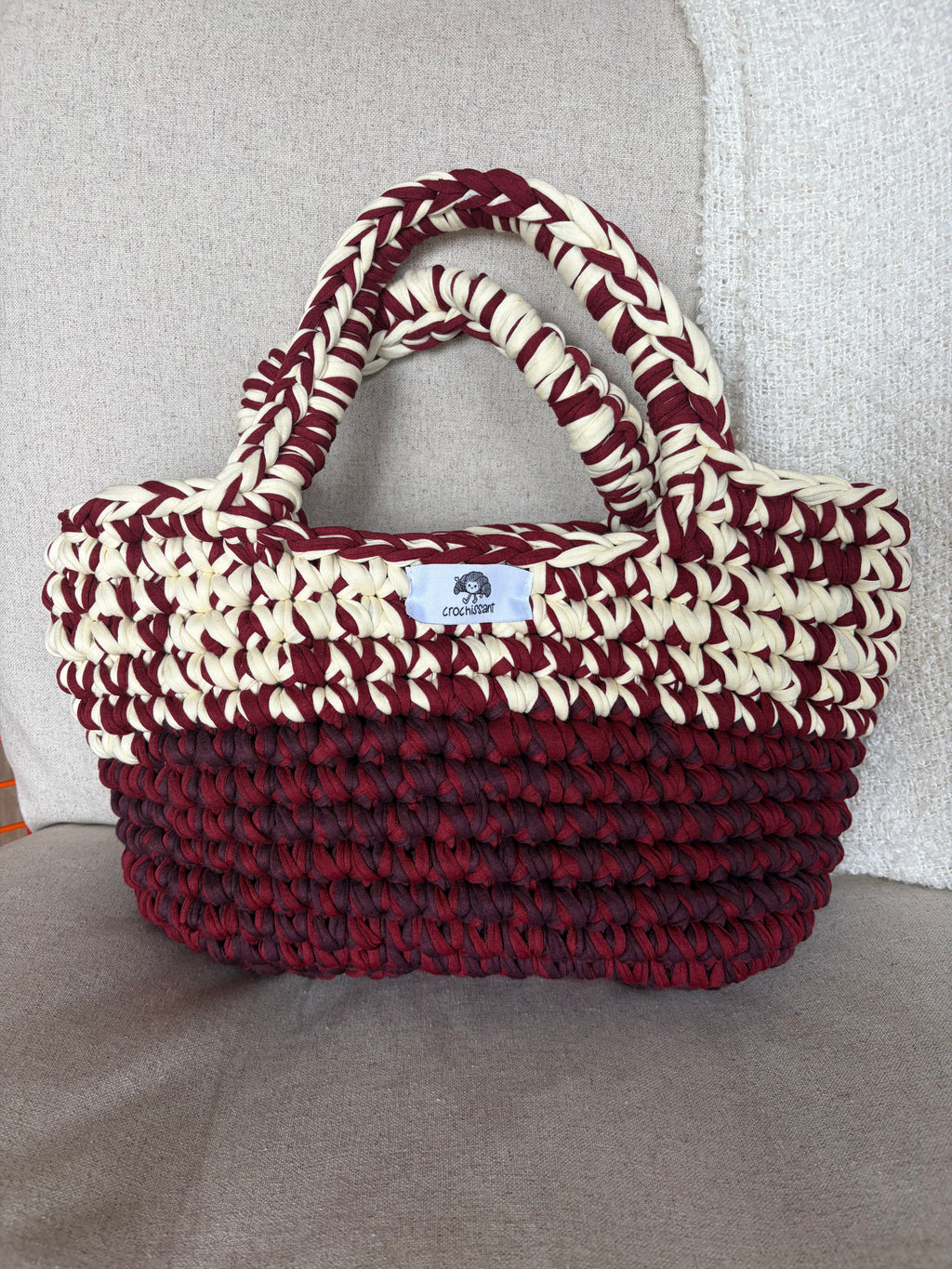Häkeltasche „Kirsch-Sahne“ mit zwei Henkeln