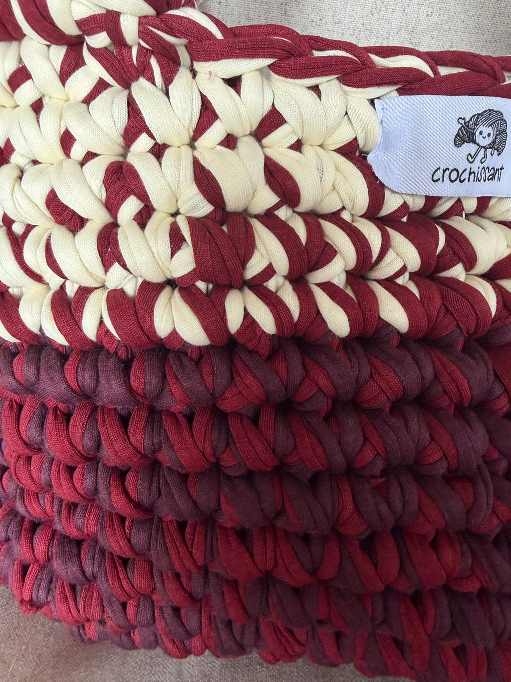Häkeltasche „Kirsch-Sahne“ mit zwei Henkeln