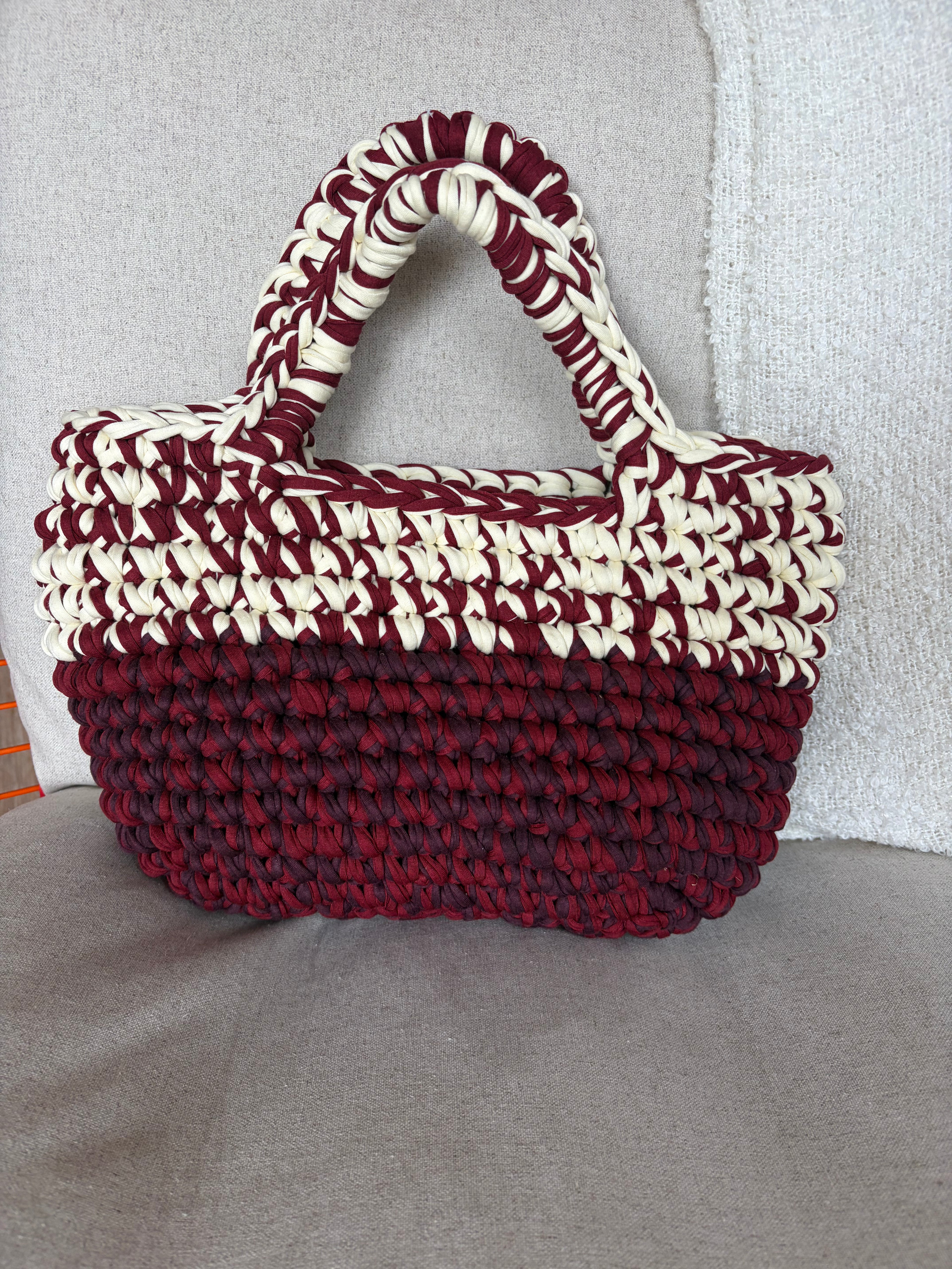 Häkeltasche „Kirsch-Sahne“ mit zwei Henkeln