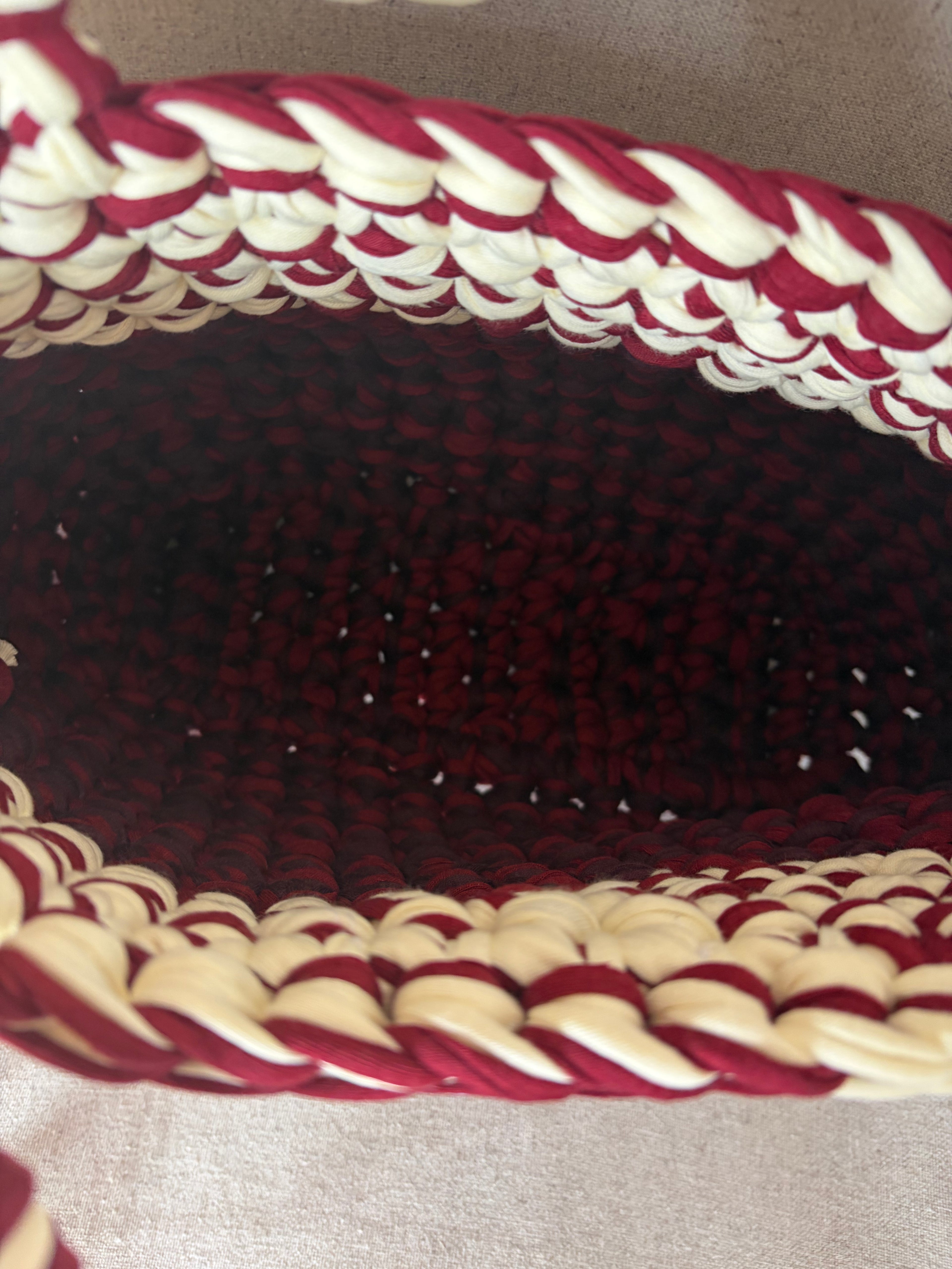 Häkeltasche „Kirsch-Sahne“ mit zwei Henkeln