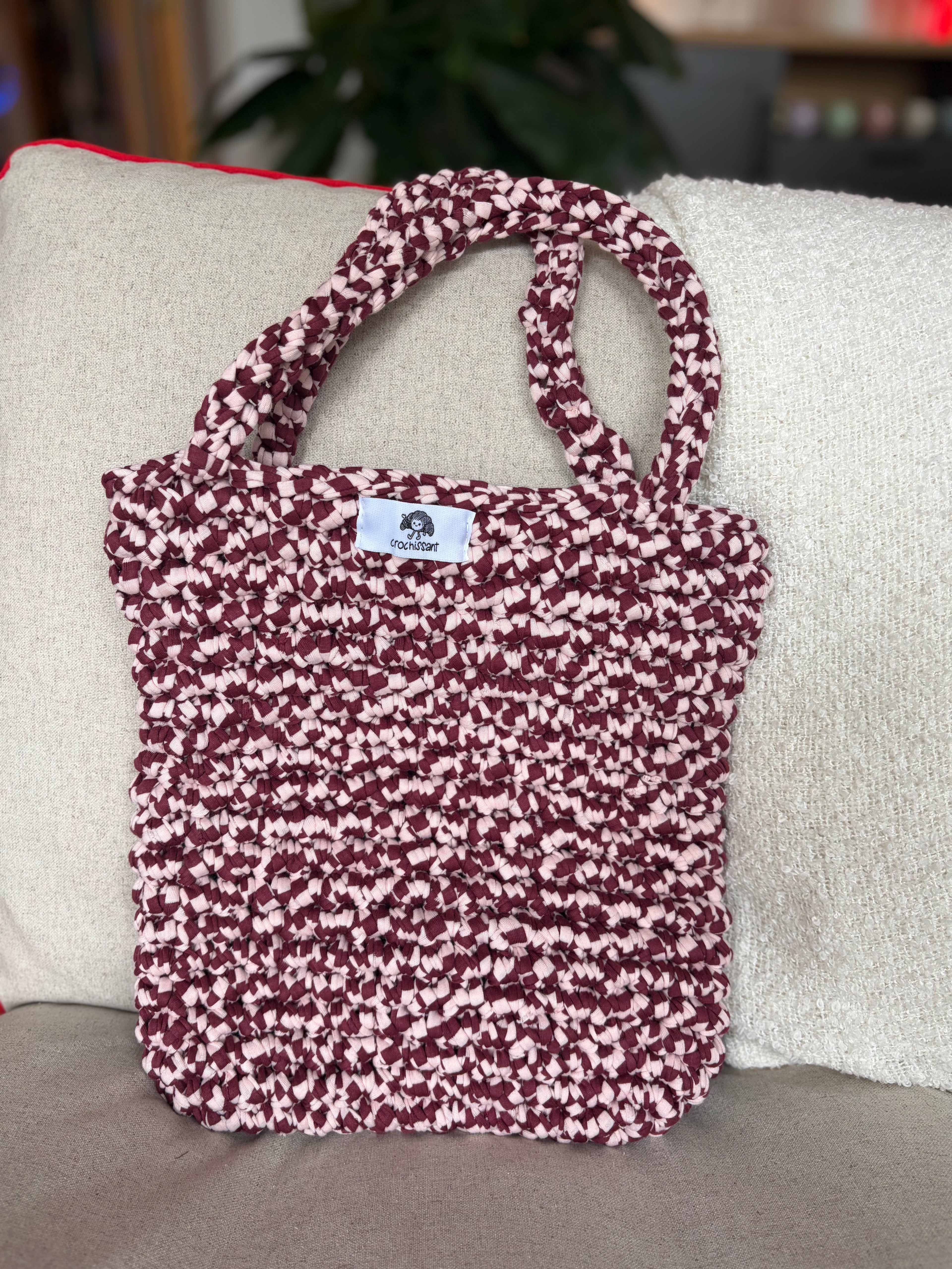 Häkeltasche „Himbeer-Tupfen“ – Shopper in Bordeaux & Rosa