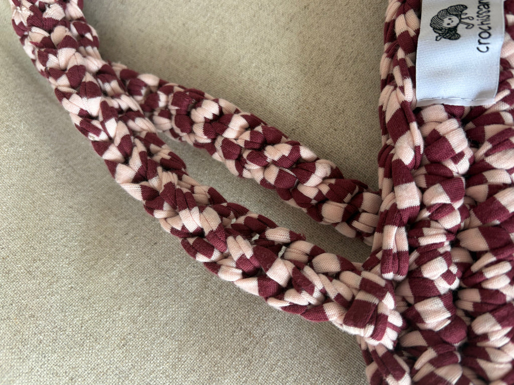 Häkeltasche „Himbeer-Tupfen“ – Shopper in Bordeaux & Rosa