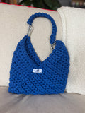 Häkeltasche „Blaubeere“ mit Karabiner-Henkel