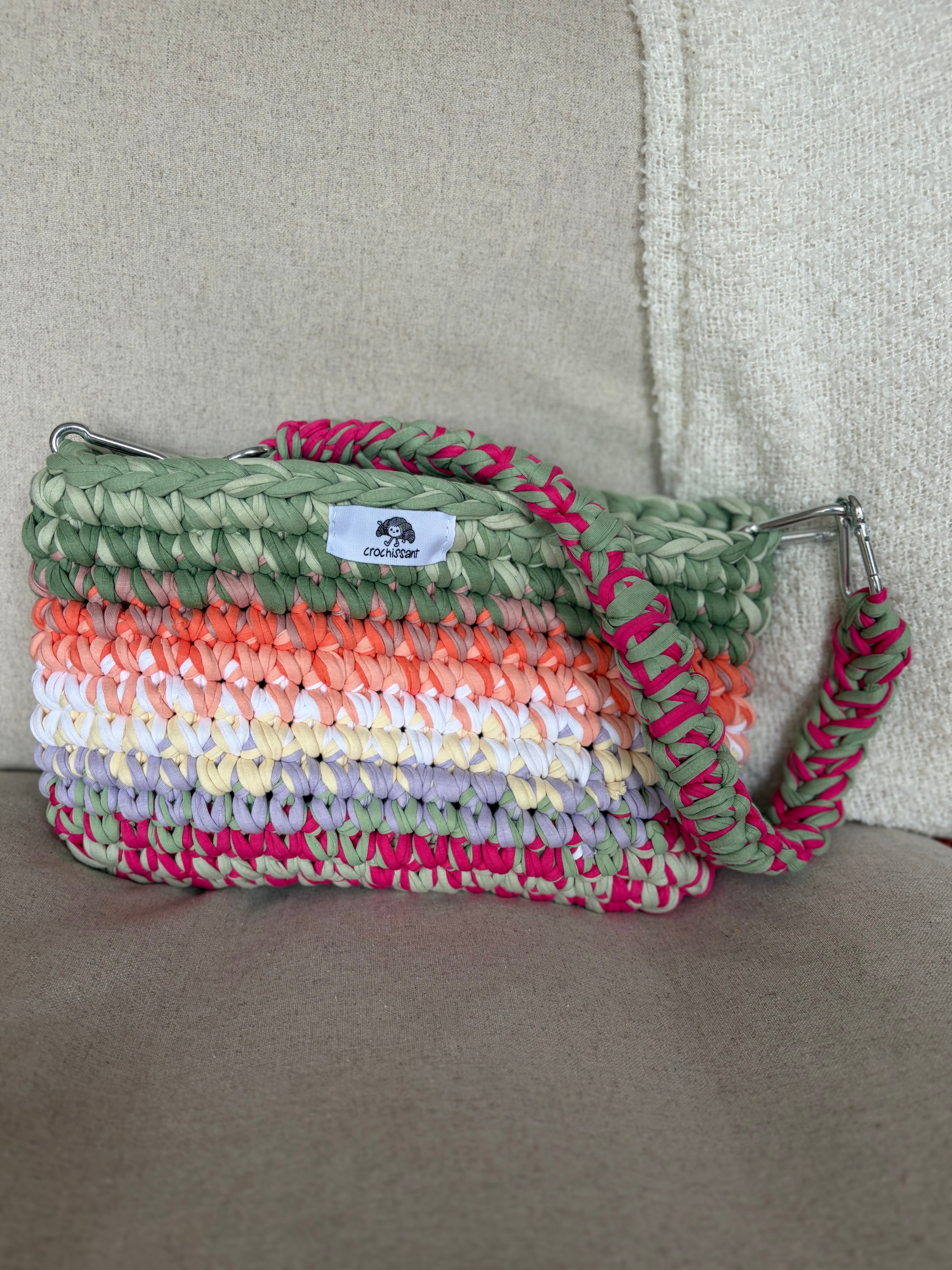 Häkeltasche „Tutti Frutti“ mit Karabiner-Henkel