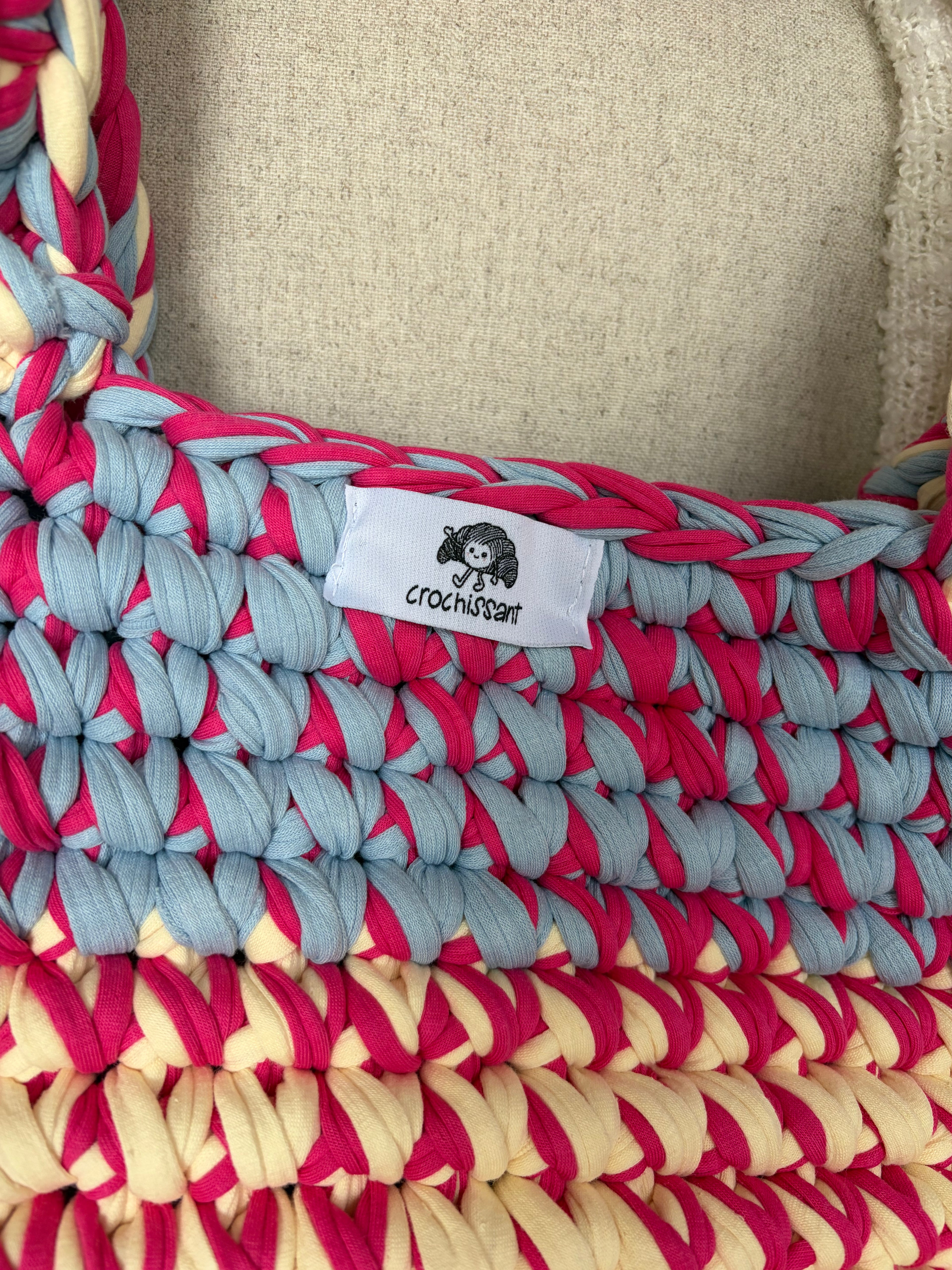 Häkeltasche „Zuckerwatte“ – großer Shopper in Pink, Blau & Vanille