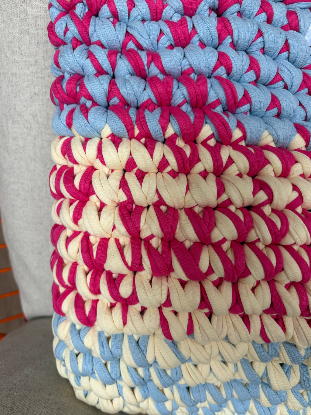 Häkeltasche „Zuckerwatte“ – großer Shopper in Pink, Blau & Vanille